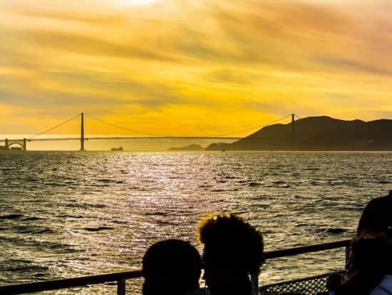 サンフランシスコ 夕日または夜景クルーズ　アルカトラズ島＆ゴールデンゲートブリッジ ＜クルーズ120分＞