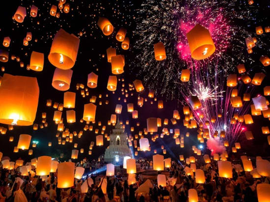 年10 31開催 コムローイ祭り タイの観光 オプショナルツアー専門 Veltra ベルトラ