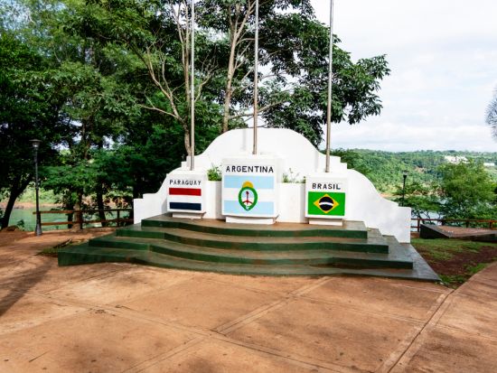 【ブラジル周遊】4泊5日で巡るイグアス＆リオデジャネイロ☆ブラジル国内周遊ツアー！国内線航空券付でお手配楽々！＜サンパウロ発／日本語ガイド＞