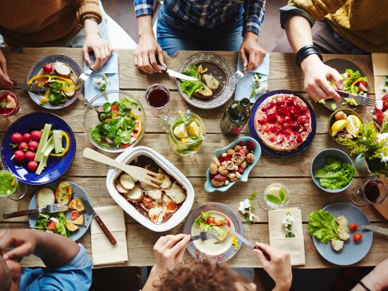 フィンランドの家庭料理 ランチ・ディナー交流体験＜貸切／日本語ガイド同行／食事付／ヘルシンキ発＞