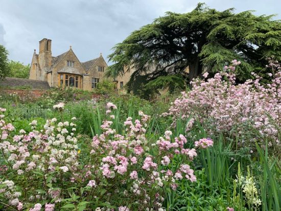 北コッツウォルズ日帰りツアー ブロードウェイ・ボートン・ストウ他＜貸切／1～12名／10時間／英語ドライバー＞ By スタイルゲート