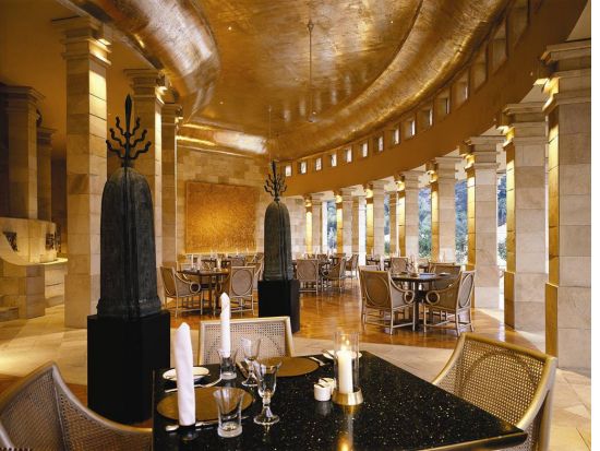 世界遺産ボロブドゥール遺跡＆プランバナン寺院観光ツアー　高級ホテル「アマンジウォ」昼食プランあり ＜日本語ガイド／貸切／昼食付き／1日／ジョグジャカルタ発＞