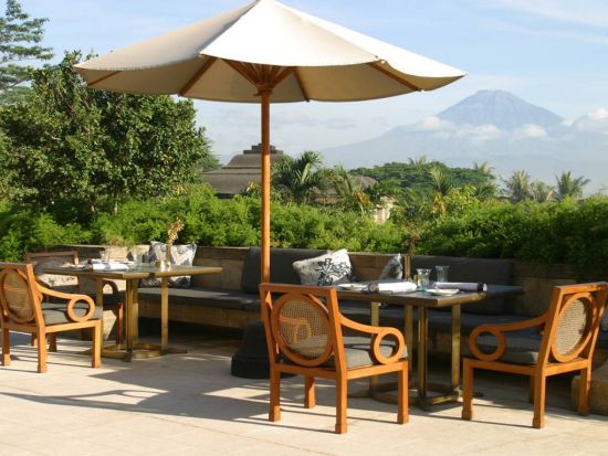 最高級アマンリゾート「アマンジヲ（AMANJIWO）」 ランチクーポン予約　ボロブドゥールを一望する優雅なランチ＜ジョグジャカルタ発／往復送迎オプションあり＞