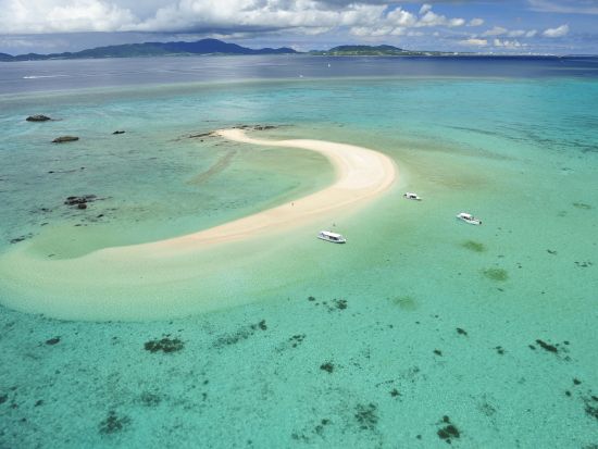 【ベストプライス】幻の島上陸＋体験ダイビング＋竹富島で水牛車観光 絶景と癒しを満喫できる贅沢プラン＜1日／昼食／送迎＞