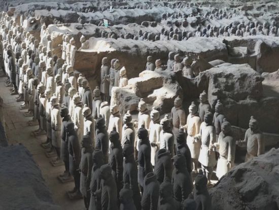 ラサ＆西安4泊5日ツアー！ポタラ宮＋ジョカン寺＋ヤムドク湖＋兵馬俑＋大雁塔＜貸切／航空券込／食事付／日本語ガイド／西安発＞