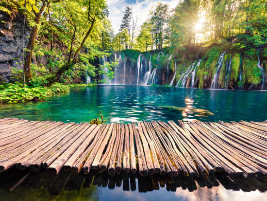 プリトヴィッツェ湖群国立公園 日帰りツアー クロアチアの観光 オプショナルツアー専門 Veltra ベルトラ