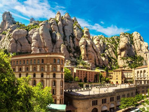 モンセラットの観光情報 | バルセロナ 旅行の観光・オプショナルツアー予約 VELTRA(ベルトラ)
