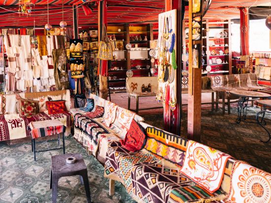 【2泊3日】ヨルダン弾丸ツアー！アンマン＋世界遺産ペトラ＋死海＜貸切／英語／アンマン空港発着／選べるホテルランク＞