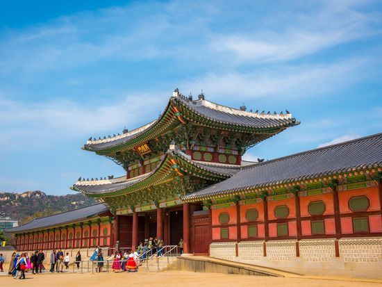 Korea_Seoul_Gyeongbokgung_shutterstock_627184961