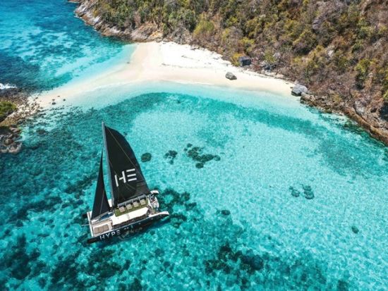 アイランドホッピング　コーラル島＆ラチャヤイ島　贅沢なクルーズでVIPな気分に　サンセット鑑賞付き＜送迎付き／昼食付／Wifi完備／貸切チャータープランあり＞