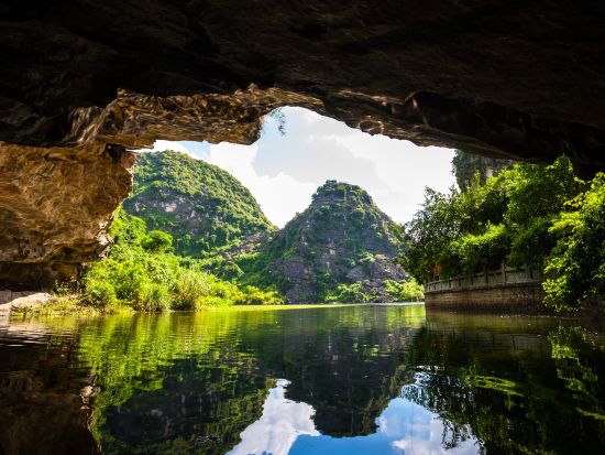 朝ゆったり出発！世界遺産チャンアン＋古都ホアルー観光ツアー　人気店「ホームレストラン」夕食付プランあり＜日本語ガイド／昼食／トレインストリート解散可＞