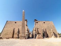 Luxor_Temple_Entrance_shutterstock_1182744880
