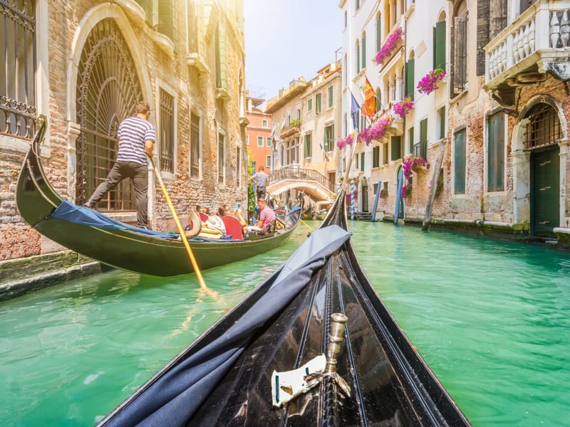 Italy_Venice_Gondola_shutterstock_444112519