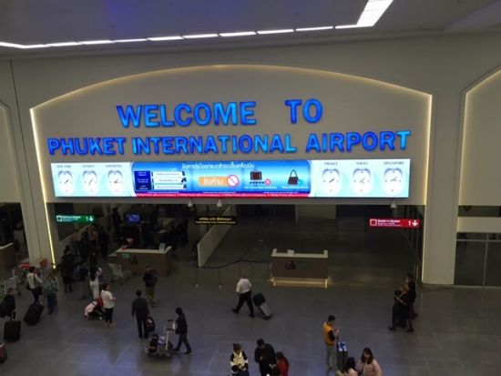 【空港送迎】プーケット国際空港 ⇔ プーケット島内 ＜貸切／最大9名／英語ドライバー＞