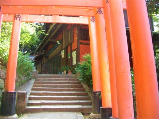 伏見稲荷ウォーキングツアー 裏参道からお山巡り ミステリーガイドと行く伏見稲荷大社の七不思議解明プラン 日本語ガイド同行 稲荷駅 京都の観光 遊び 体験 レジャー専門予約サイト Veltra ベルトラ 伏見稲荷ウォーキングツアー 裏参道からお山巡り ミステリーガイドと行く伏見稲荷大社の七不思議解明プラン 日本語ガイド同行 稲荷駅 京都の観光 遊び 体験 レジャー専門予約サイト Veltra ベルトラ