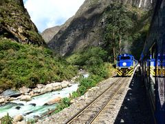 Peru_Macchupicchu_Incatrain_shutterstock_141352015