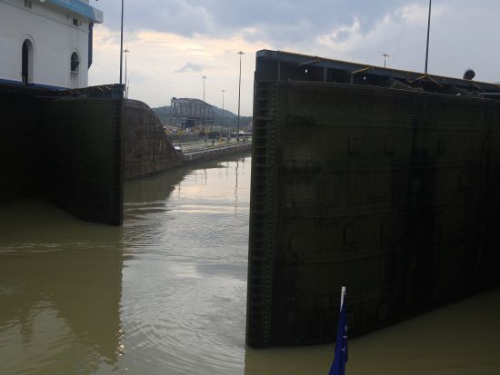 パナマ運河パーシャルクルーズツアー＜パナマシティー発＞