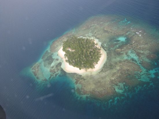 カリブの宝石  サンブラス諸島日帰りツアー＜パナマシティー発＞