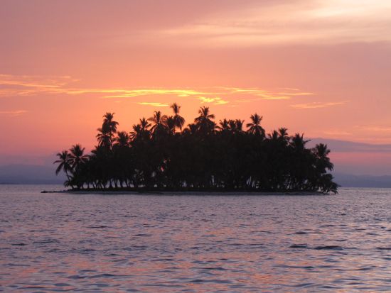 カリブの宝石  サンブラス諸島日帰りツアー＜パナマシティー発＞