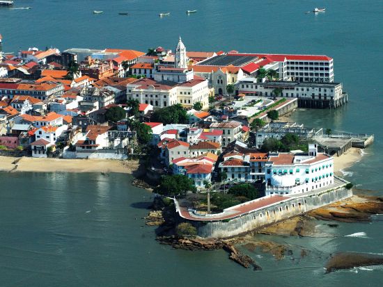 世界遺産パナマ・ビエホとパナマ歴史地区＆パナマ運河ハイライトツアー＜英語ガイド／パナマシティー発＞