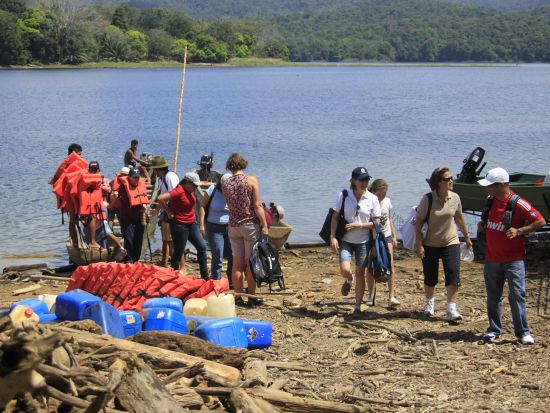 パナマの伝統文化を体験！先住民族エンベラ族の村訪問ツアー＜英語ガイド／パナマシティー発＞