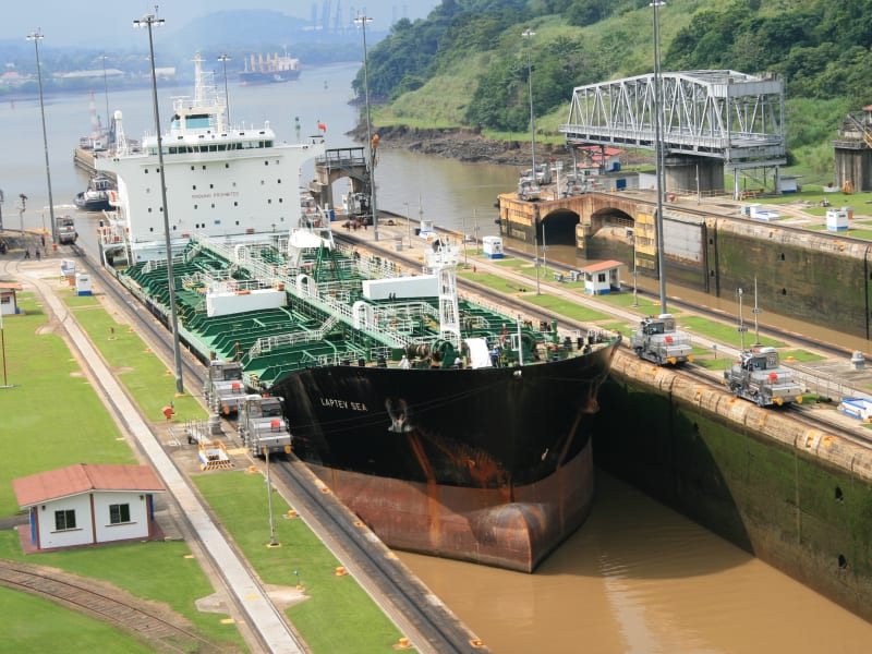 25.miraflores locks