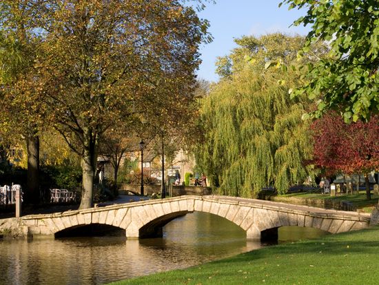 Bourton-on-the-Water_shutterstock_1023257275