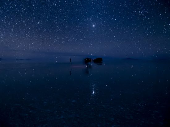 ウユニ塩湖星空+朝日観賞ツアー　塩湖で朝日の撮影を！＜混載／英語ガイドorスペイン語ドライバー／ウユニ発＞