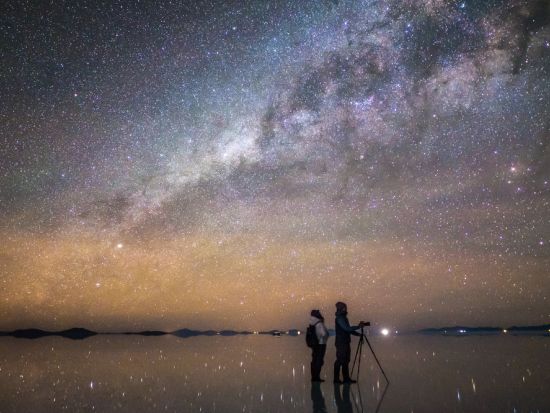 ウユニ塩湖星空+朝日観賞ツアー　塩湖で朝日の撮影を！＜混載／英語ガイドorスペイン語ドライバー／ウユニ発＞