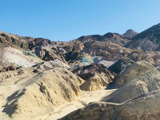 デスバレー国立公園 日帰り観光ツアー　昼食付き ＜日本語ガイド＞