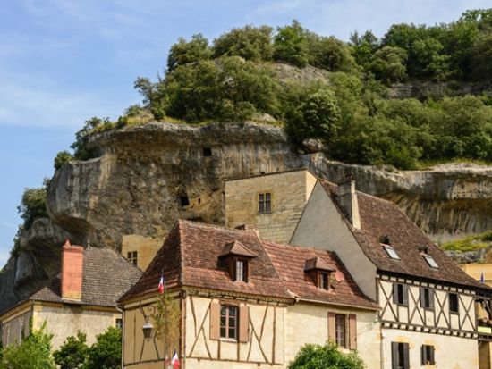 ドルドーニュ地方 旧石器時代アートツアー　ラスコーⅣ洞窟＆ラ・ロック・サン・クリストフ岩窟遺跡＆国立先史博物館 ＜4～10月／終日／英語ドライバー／サルラ発＞