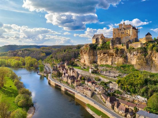 ドルドーニュ渓谷観光ツアー　ドルドーニュ川流域の3つの村を訪問＆ガバーレ乗船 ＜4～10月／午後／英語ドライバーガイド／サルラ発＞