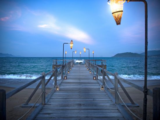 「エヴァソン・アナ・マンダラ」桟橋ロマンチックディナー 食事券&事前予約サービス＜1日1組限定／シーフードBBQ or ミートBBQ選択／日本語ガイド／送迎付＞