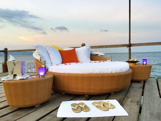 「エヴァソン・アナ・マンダラ」桟橋ロマンチックディナー 食事券&事前予約サービス＜1日1組限定／シーフードBBQ or ミートBBQ選択／日本語ガイド／送迎付＞