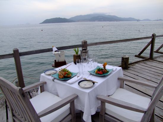 「エヴァソン・アナ・マンダラ」桟橋ロマンチックディナー 食事券&事前予約サービス＜1日1組限定／シーフードBBQ or ミートBBQ選択／日本語ガイド／送迎付＞