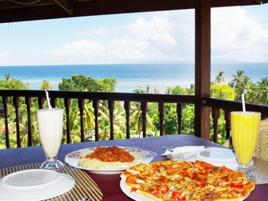 ジンベイザメシュノーケリングツアー　グループや家族旅行におすすめ！片道約4時間を貸切専用車でゆったり快適に＜イタリアンランチ／日本語ガイド／送迎＞