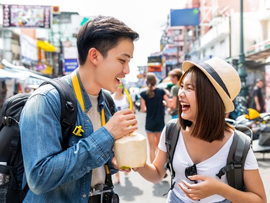 バンコクウォーキングツアー 街歩き入門編！定番寺院＋トゥクトゥクと水上バス乗車体験＜午後／日本語／ワットアルンを望む川沿いレストランでのワンドリンク付き＞