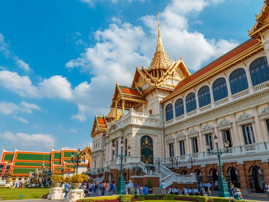 バンコクウォーキングツアー 街歩き入門編！定番寺院＋トゥクトゥクと水上バス乗車体験＜午後／日本語／ワットアルンを望む川沿いレストランでのワンドリンク付き＞