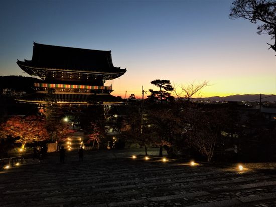 金戒光明寺 夜間拝観 紅葉ライトアップ 邦楽の演奏 話題のアフロ仏も必見 30分早く入場できるプレミアム拝観プランも 11 13 12 6 京都市 京都の観光 遊び 体験 レジャー専門予約サイト Veltra ベルトラ 金戒光明寺 夜間拝観 紅葉ライトアップ 邦楽の演奏 話題のアフロ仏も必見 30分早く入場できるプレミアム拝観プランも 11 13 12 6 京都市 京都の観光 遊び 体験 レジャー専門予約サイト Veltra ベルトラ
