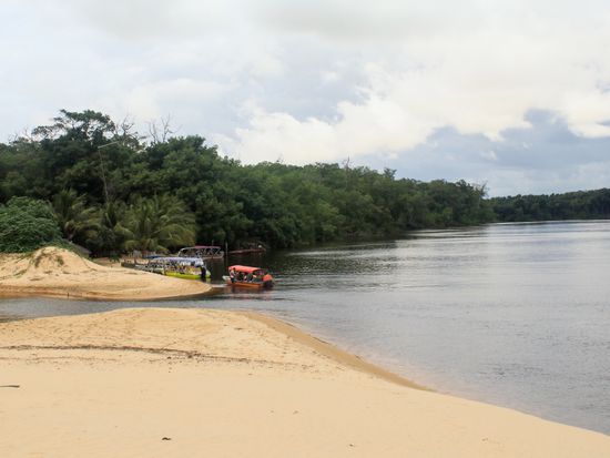 Brazil_SanLuis_river_shutterstock_1123614458