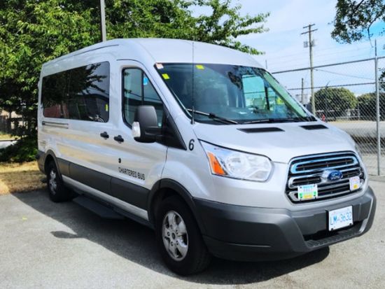 【空港送迎】バンクーバー国際空港 ⇒ バンクーバー市内　グランビルアイランドまたはアウトレット立ち寄りあり ＜貸切／日本語ドライバー＞