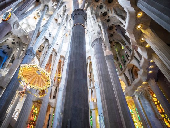 サグラダ・ファミリア徹底解説ツアー 日本語ガイドがご案内！地下博物館も見学　鐘楼入場確約プラン有り＜約2～3時間＞