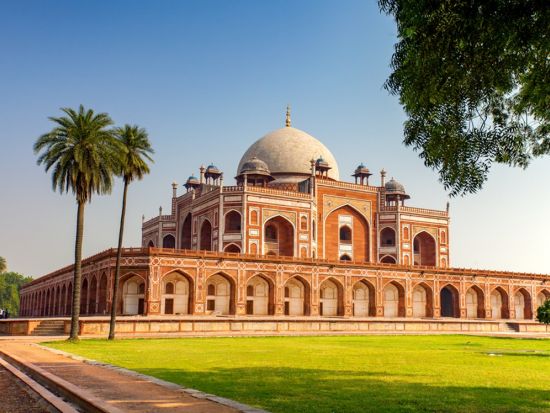 1日でデリー3大世界遺産巡り！レッドフォート＋プラーナ・キラー＋クトゥブミナール＋フマユーン廟＋ロータス寺院＜日本語ガイド／昼食付／入場料込／デリー発＞