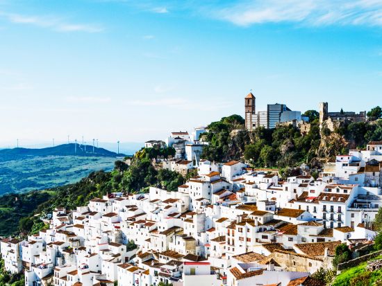 アンダルシアの白い村 ミハス＆カサレス＋断崖絶壁の村 ロンダ 1日観光プライベートツアー＜マラガ発グラナダ着＞