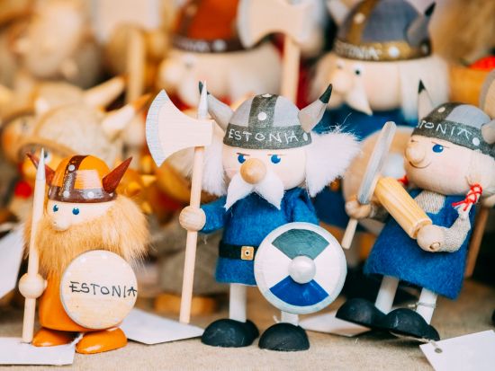 ヘルシンキからフェリーで行く！エストニア・タリン 日帰りプライベートツアー｜雑貨巡り又は歴史探訪＜往復フェリーチケット込み／昼食付／日本語ガイド＞