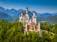 Neushwanstein Castle from Munich