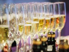 Generic_Champagne_123RF_48492374