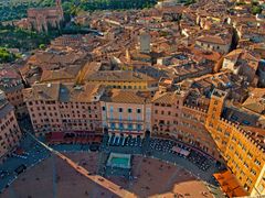 Italy_Siena_Town_Tuscany_shutterstock_246031135