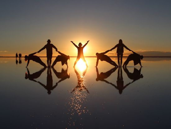 ウユニ塩湖丸ごと観光ツアー 夕日＆星空＆朝日すべてを観賞！＜混載／昼食／英語ガイドorスペイン語ドライバー／ウユニ発＞