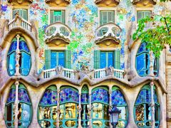 Spain_Barcelona_Casa-Batllo_shutterstock_356152916